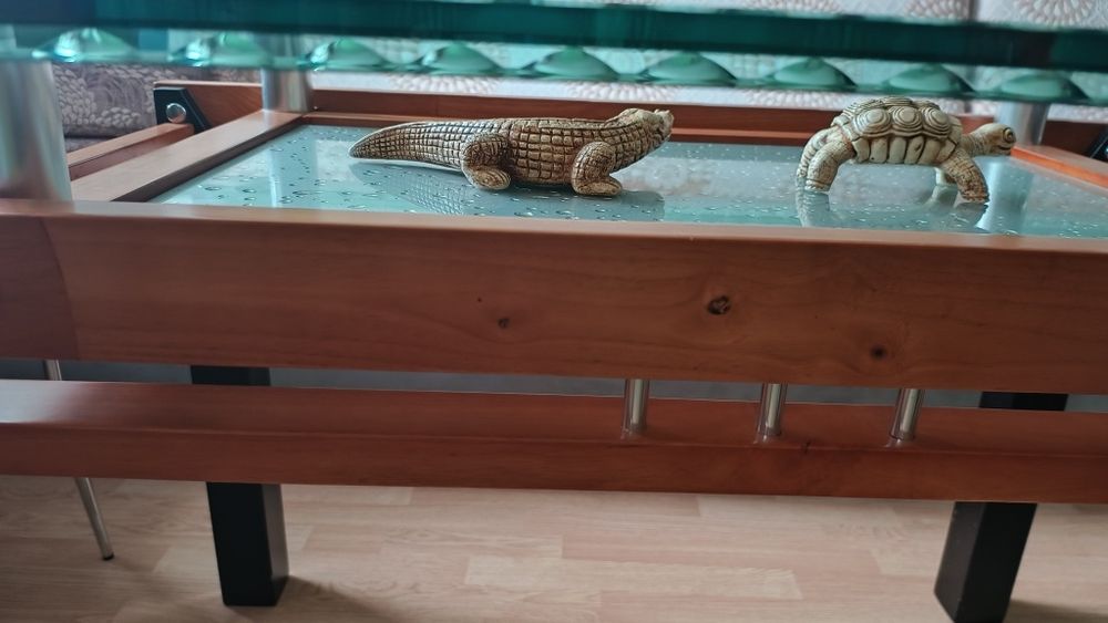 Стол стеклянный двойной.
