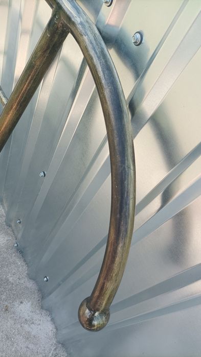 Piękna balustrada poręcz metalowa stare złoto