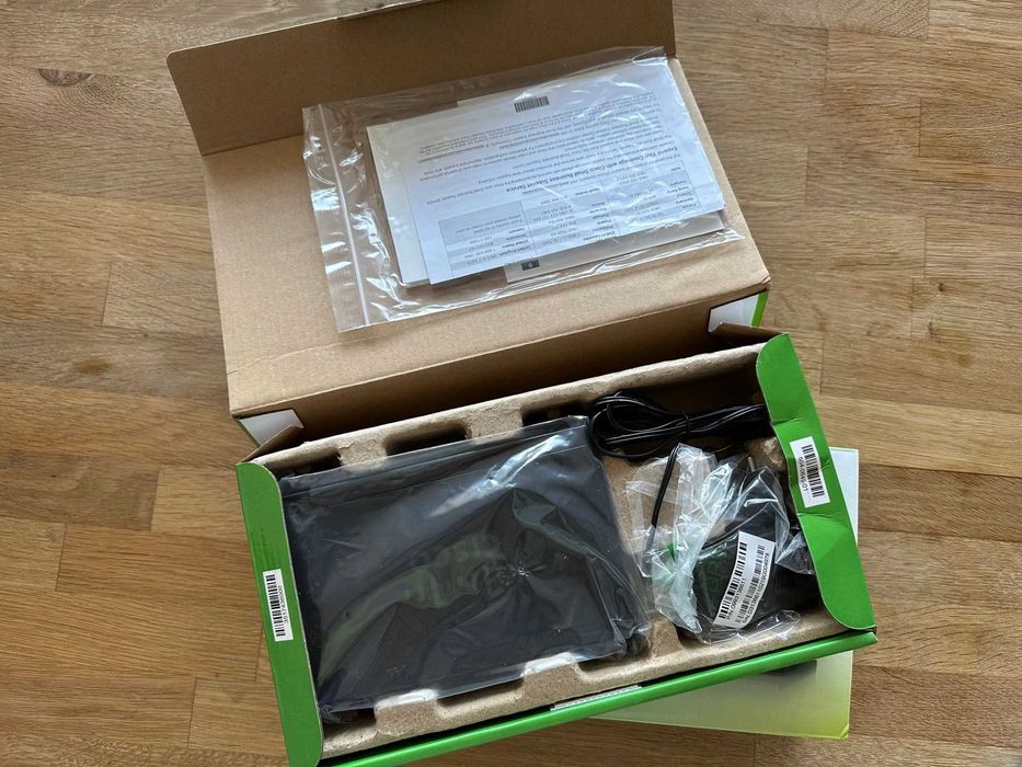 2x Cisco Switch SG110D-0864585746693251121