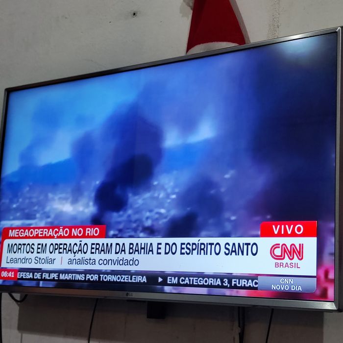 Troco ou vendo , tv  LG  43