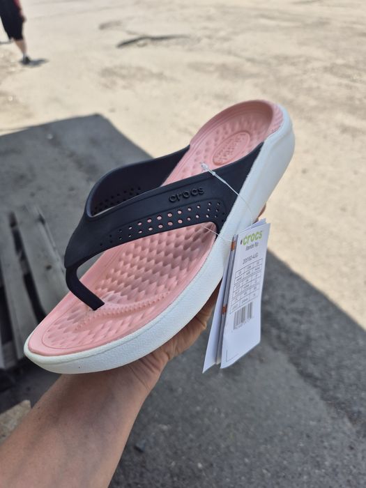 В'єтнамки Crocs Lite Ride Flip 36