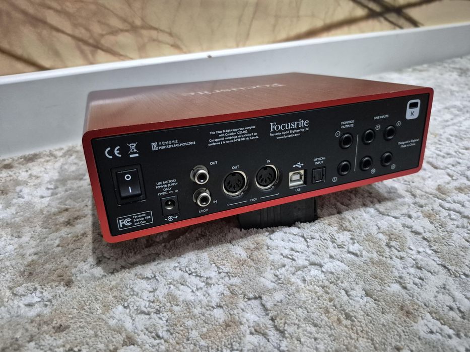 Interfejs audio Focusrite Scarlett 18i8 2nd Gen | Komplet z zasilaczem