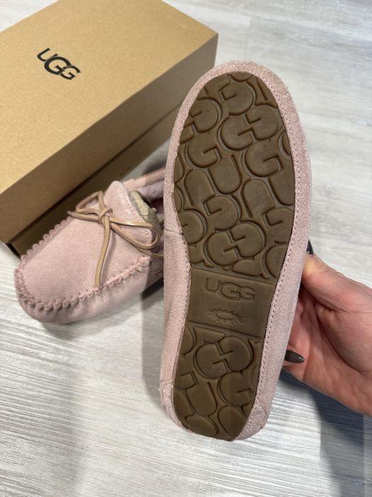 замшеві тапочки UGG Dakota