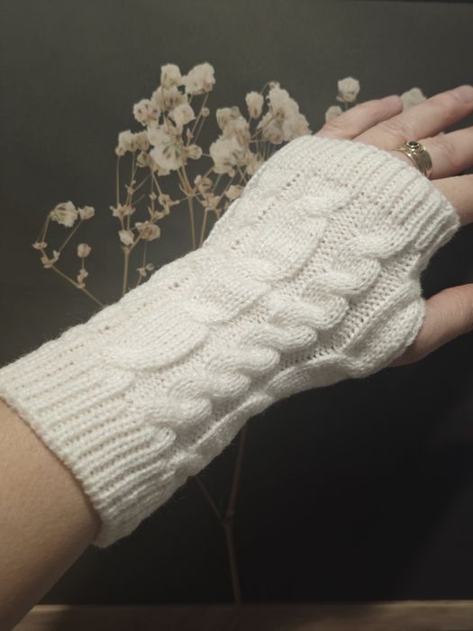 Śliczne rękawiczki bez palców, piękny splot, kremowe. Viral