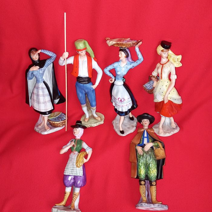 Figuras regionais Vista alegre pintadas á mão