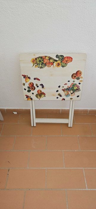 Mesa de apoio desdobrável Computador / Chá - Branca Pintada à mão