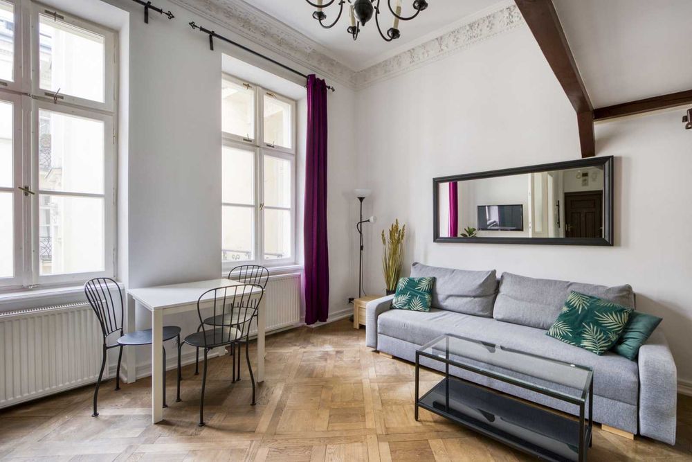 Apartament Nowogrodzka, Pod Pałacem Kultury.
