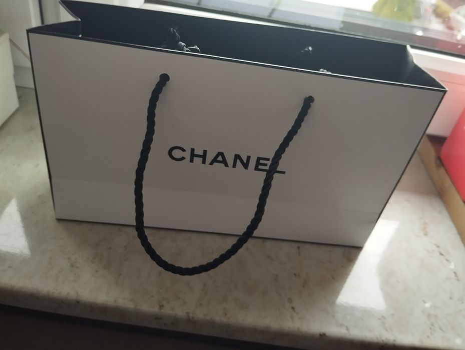 Torebka z kamelia Chanel