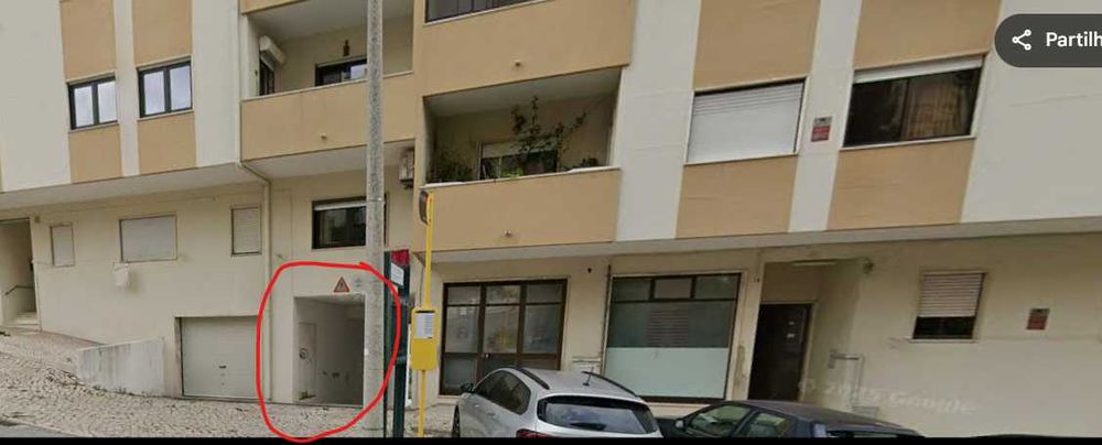 Garagem 20m² Vila Franca de Xira (Bom Retiro) - PERMUTO ou VENDO