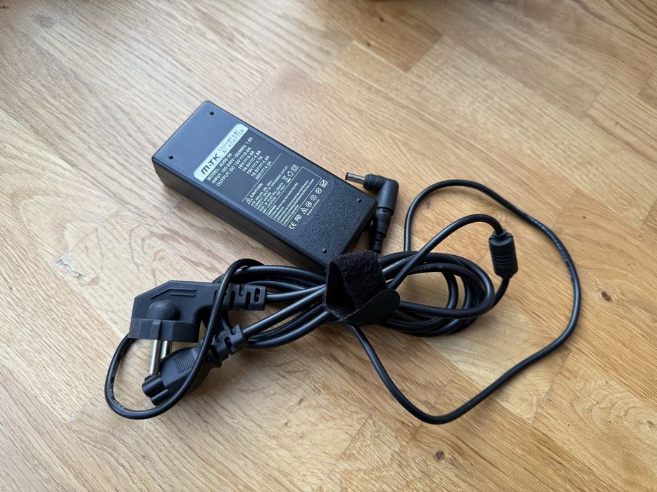 Transformador adaptador universal MTK AU06-90