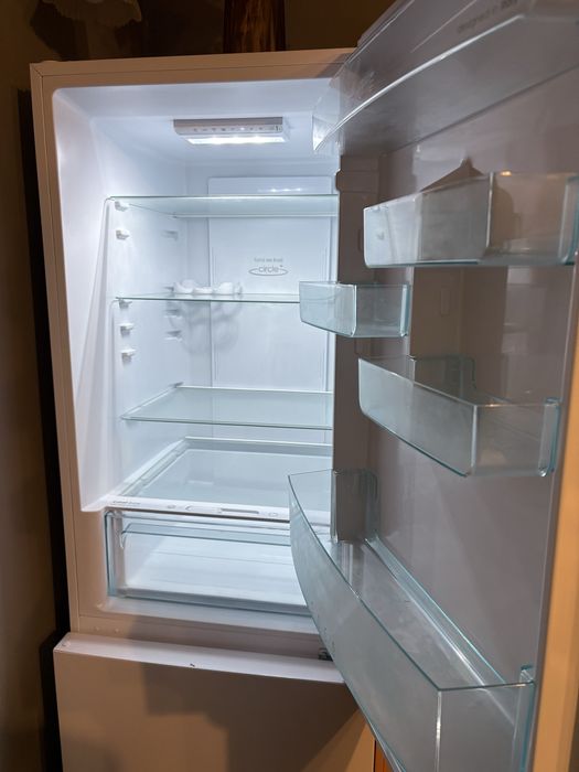 Lodówka Candy CCE4T618EW