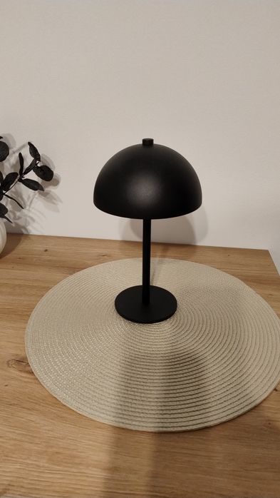 Lampka nocna  ładowana