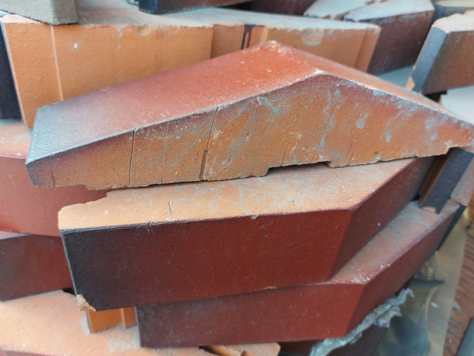 Cegła daszek klinkierowy cieniowany w001 Etna crh