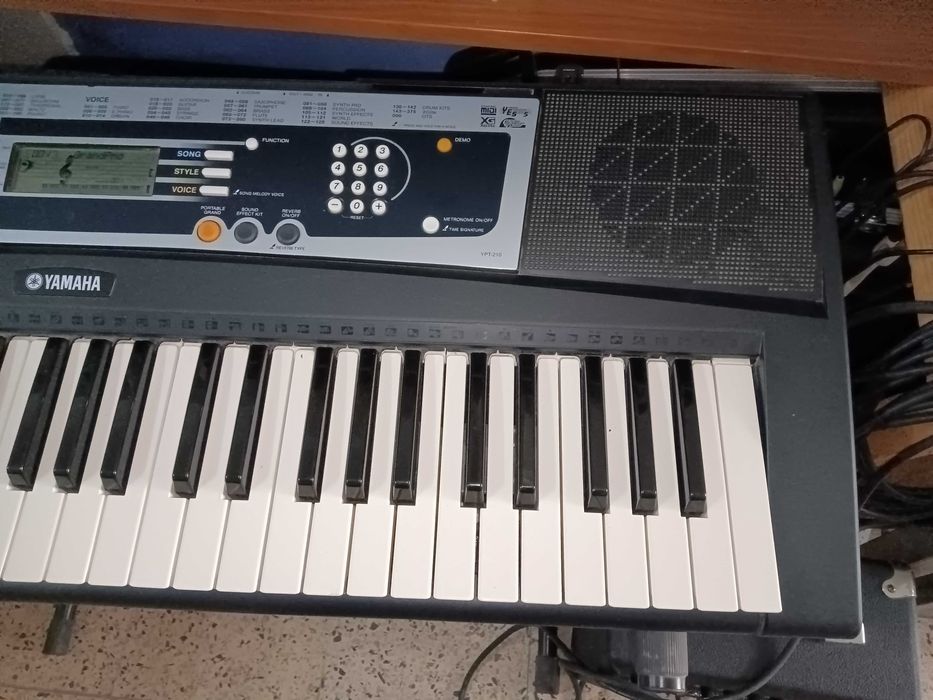 2 teclados a funcionar corretamente