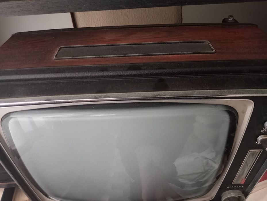 Televisão Philips antiga