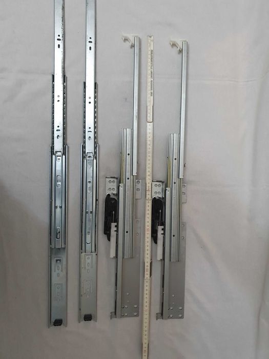 Направляющая шариковая  для мебельных полок.