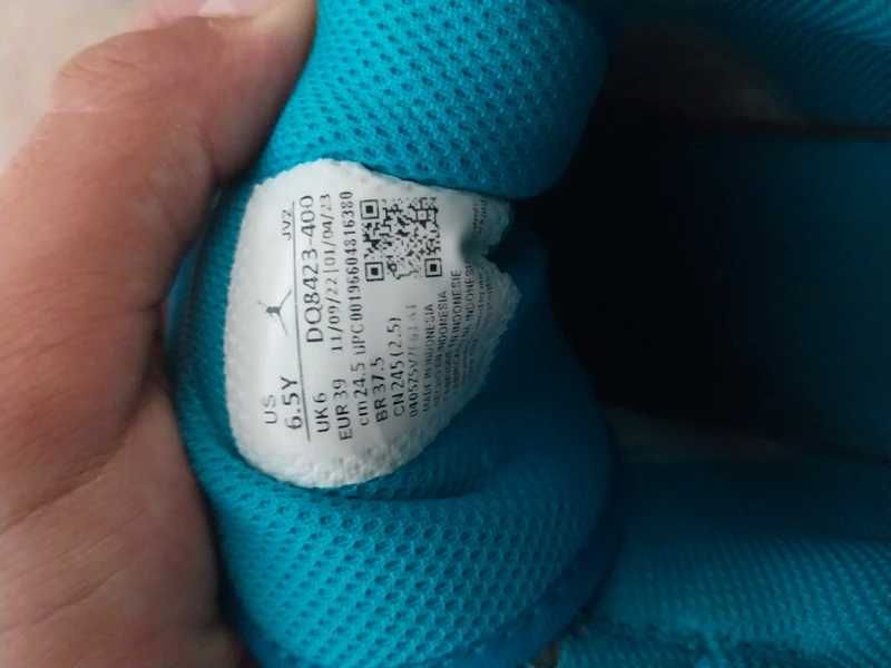 Nike Air Jordan 1 mid ,,aquatone" 24,5 cm
39 stan Dobry