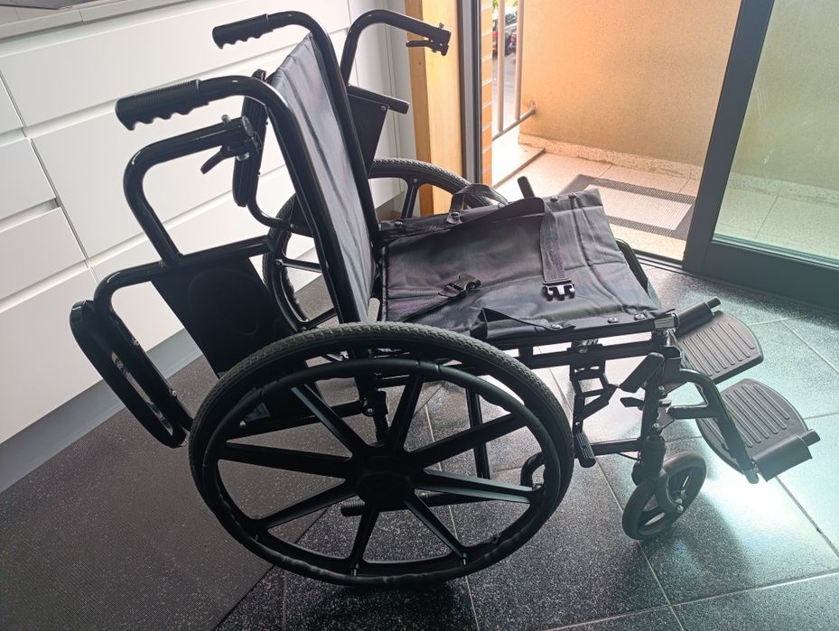 Cadeira de rodas em ótimo estado