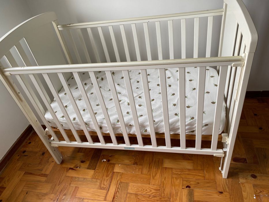 Berço com lateral ajustável ergonómico Zippy