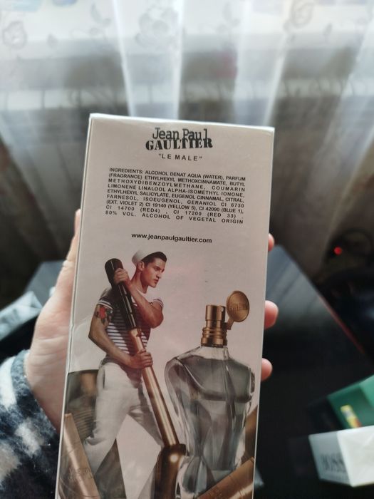 Жіночі та чоловічі парфуми