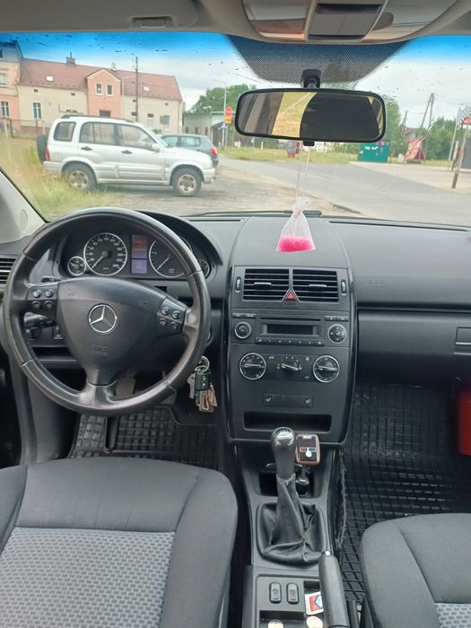 sprzedaz samochodu Mercedes