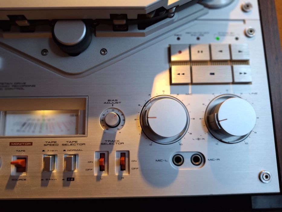 Magnetofon szpulowy akai gx 646 - srebrny lub czarny