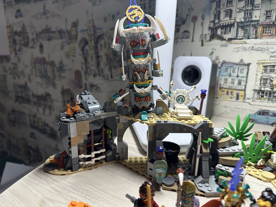 Блоковий конструктор LEGO Ninjago Село хранителей (71747)