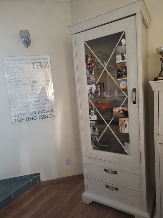 Komplet mebli w stylu prowansalskim