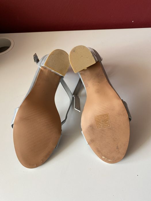 Buty na obcasie