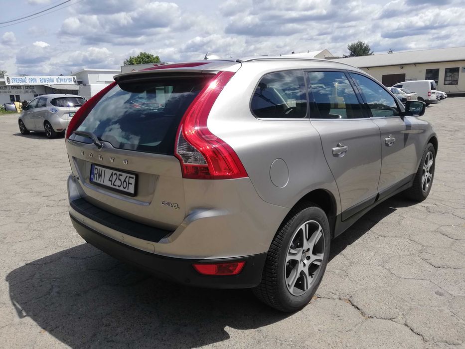 Volvo Xc 60 I 2.0 D3 DRIVe Momentum skóra navi xenon serwisowany