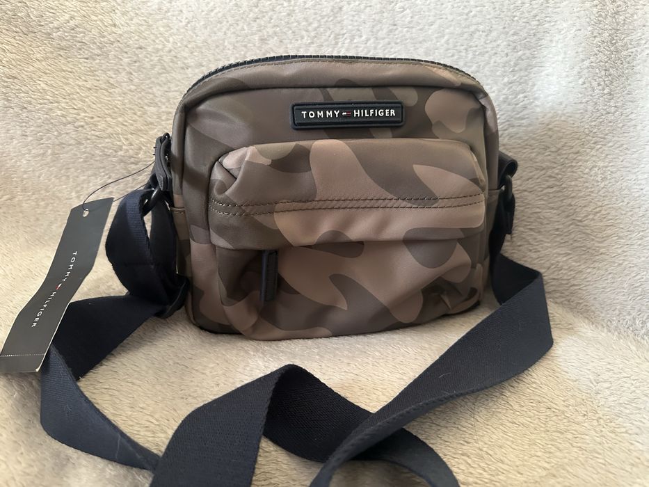 Stylowa listonoszka Tommy Hilfiger moro Nowa