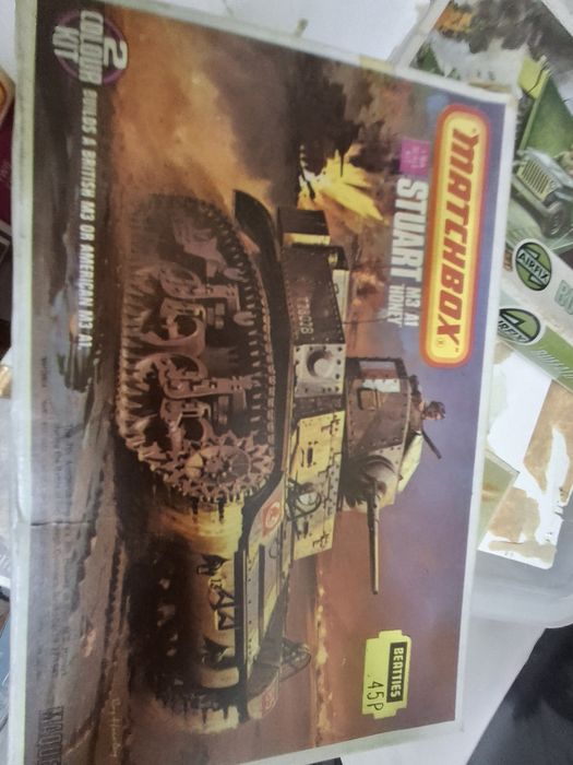 Kits novos matchbox e veiculos miltares