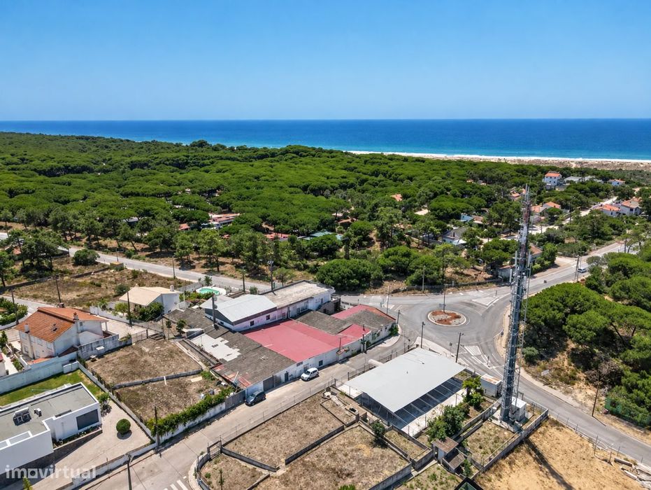 Terreno urbano junto à praia