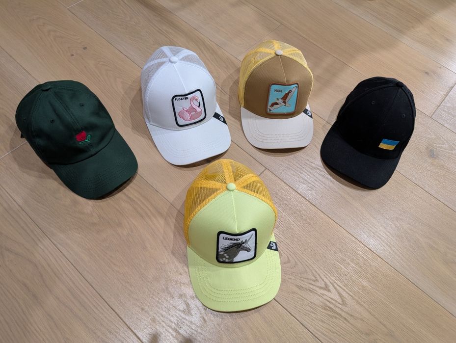 Кепки 5 шт різного стилю