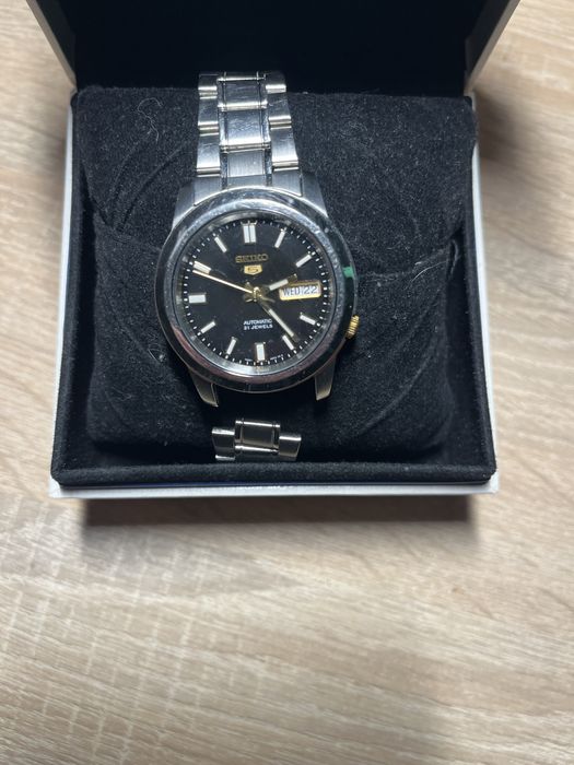 Elegancki zegarek marki seiko