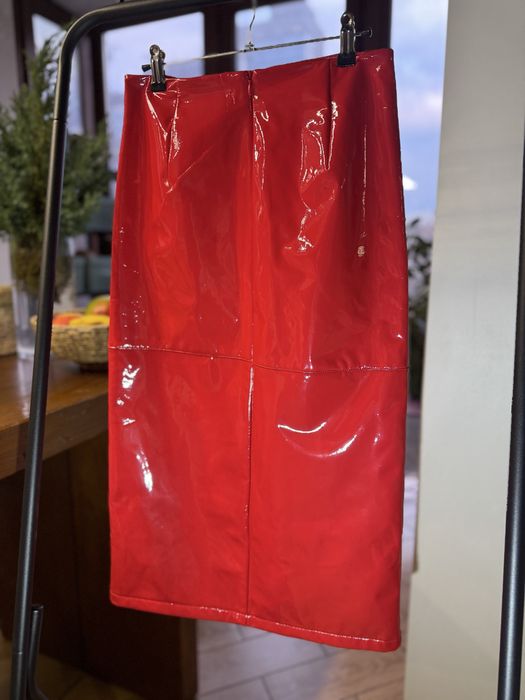 Червона лакована спідниця River Island