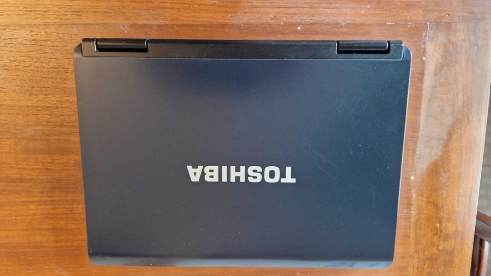 Portátil Toshiba L40 Intel Mobile Core 2 Duo T7500 2.2 GHz SSD 250 GB