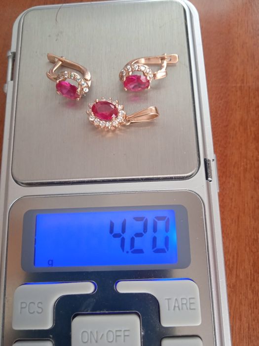 Серьги  подвеска зол 585 рубин 4,20 г
