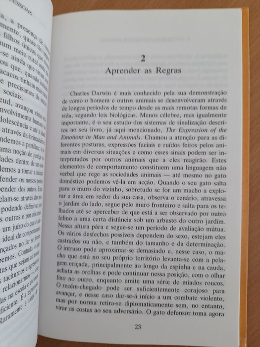 Livro "É divertido conhecer pessoas"