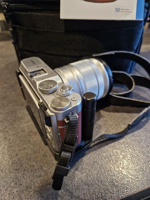 Aparat Fujifilm X-A3 z torbą i szybkozłączką