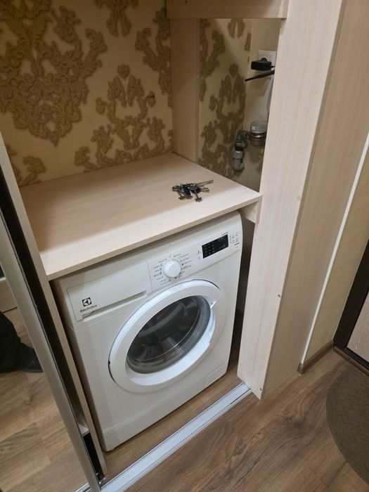 Продам гостинку Воробьевы горы. Салтовка.