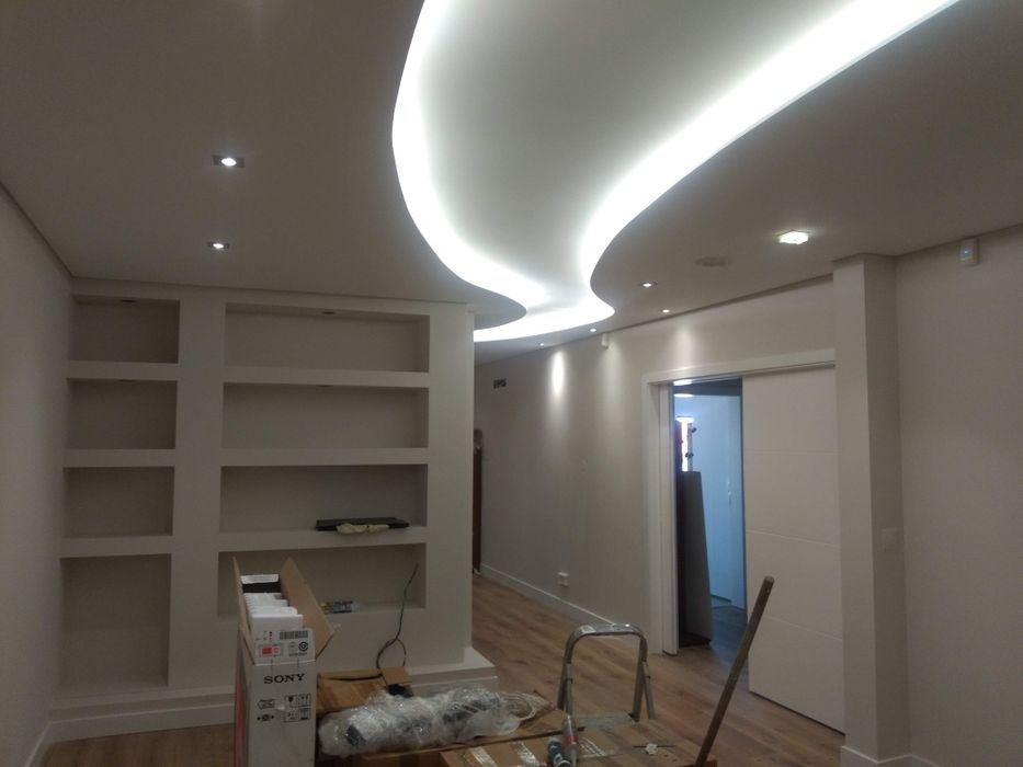 Executamos trabalho em Pladur, paredes, tetos, barramento e pintura