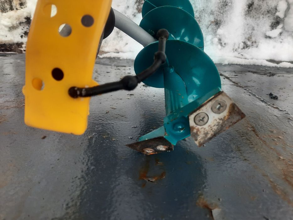 Продам ледобур тонар.