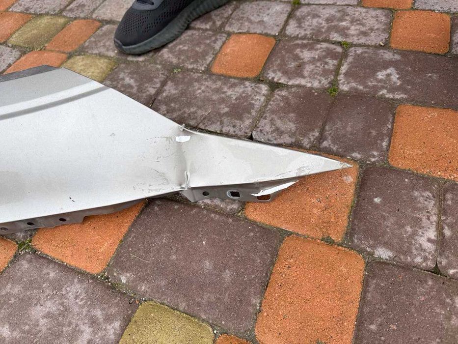 Оригінальне крило від Polestar 2.