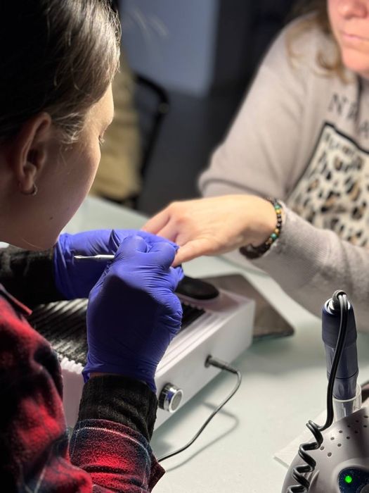 Шукаю моделей на манікюр