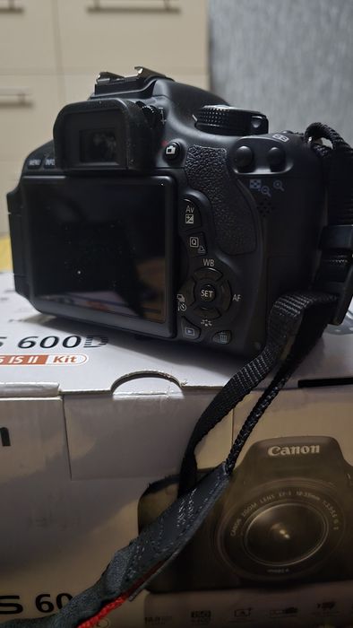 Фотоапарат дзеркальний Canon eos 600d
