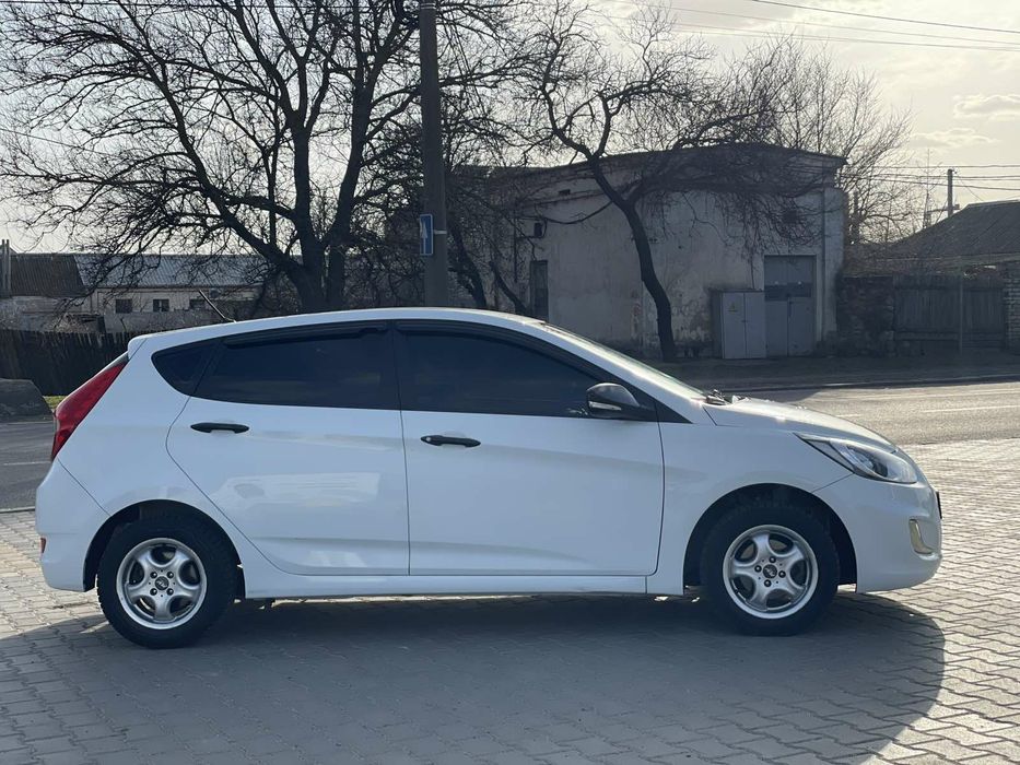 Продам Hyundai Accent 1.6 дизель автомат