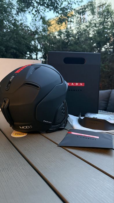 Kask narciarski/snowboardowy Prada Linea Rossa x Oakley MOD 5 MIPS