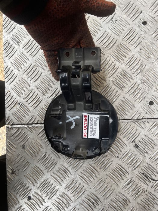 Лючок бензобака лансер 10 mitsubishi lanser x