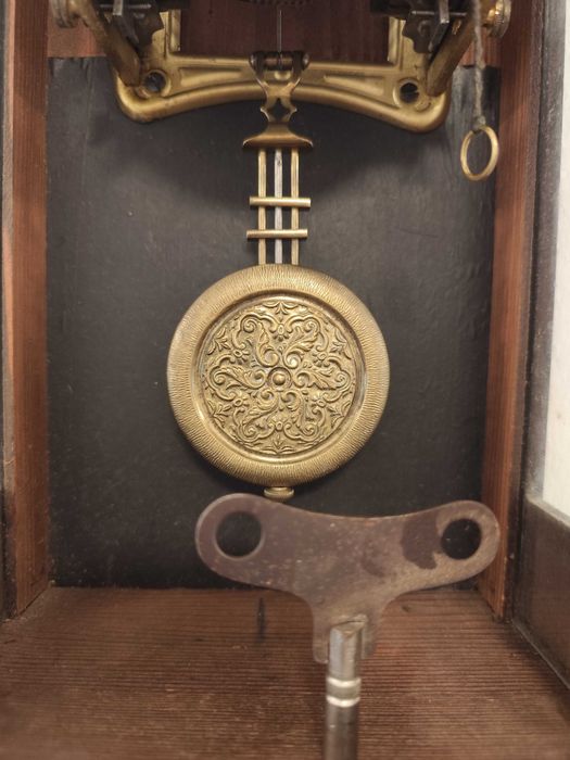 Relógio de Parede Antigo "Cavalinho" – Thomas Haller A.G. (Para Restauro)
